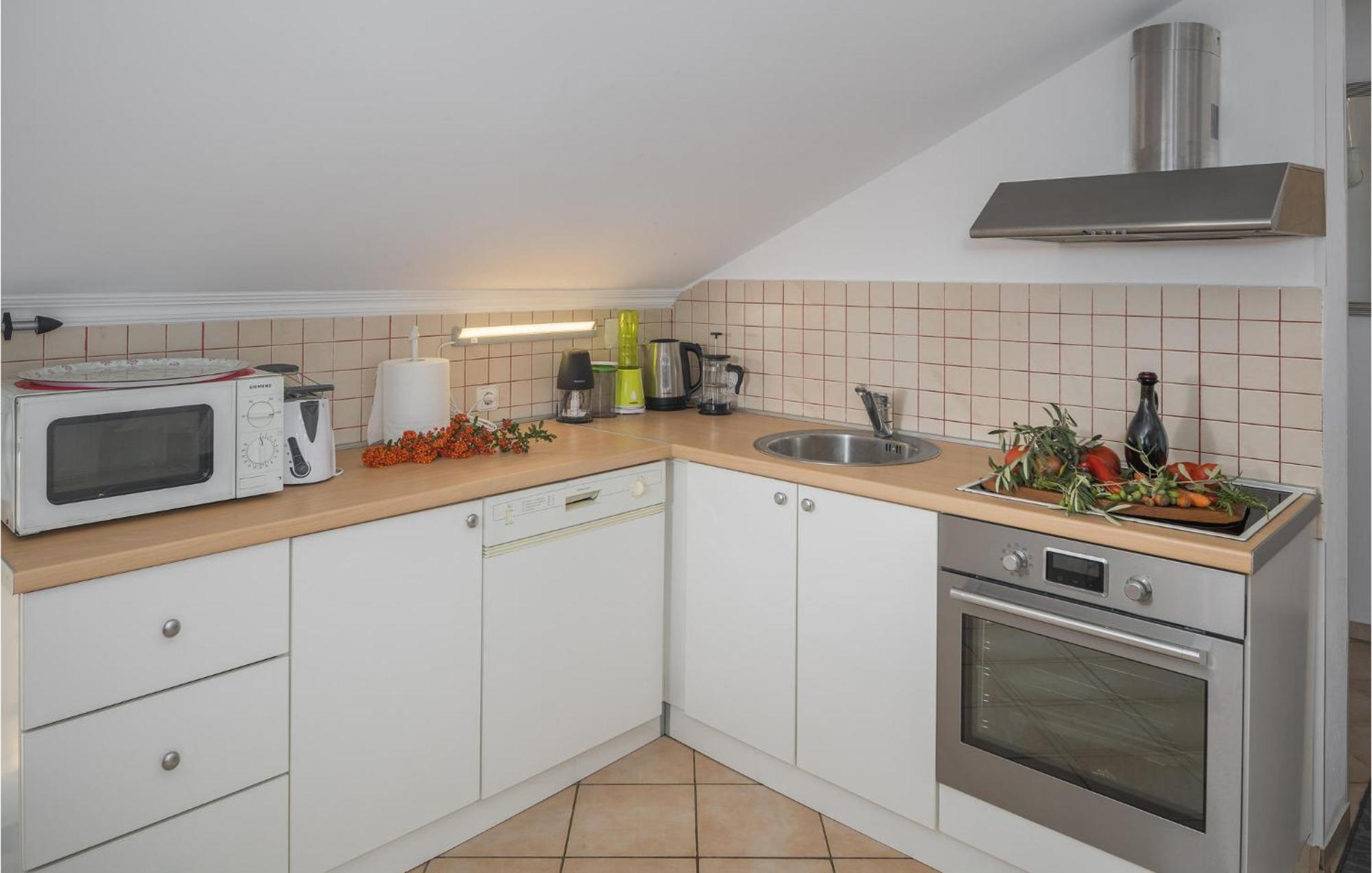 Gorgeous Apartment In Musalez With Kitchen Экстерьер фото